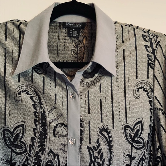 Gorgeous Top with Crystal Buttons - Picture 2 of 8